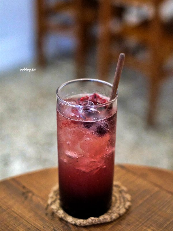 台中西屯︱來森もり．精誠商圈巷K弄裡的老宅甜點店，甜點有水準，還有萌萌的店貓麥芽坐陪 @QQ的懶骨頭