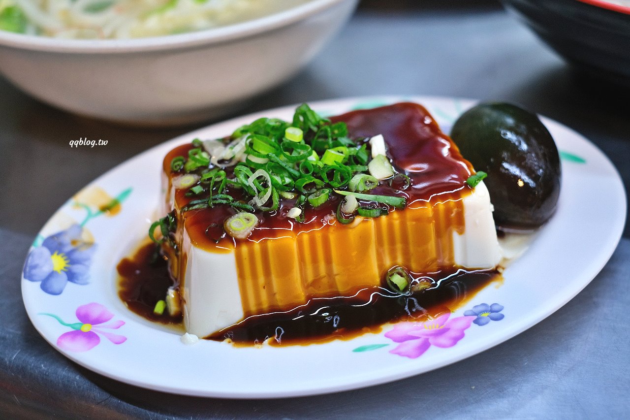 桃園中壢︱高雄海產粥．中壢夜市旁全天候營業小吃，營業到凌晨真的好適合夜貓子 @QQ的懶骨頭