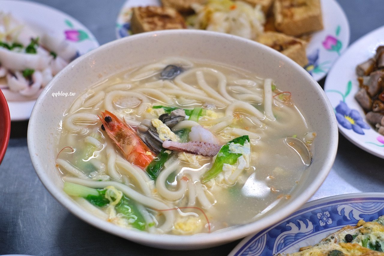 桃園中壢︱高雄海產粥．中壢夜市旁全天候營業小吃，營業到凌晨真的好適合夜貓子 @QQ的懶骨頭