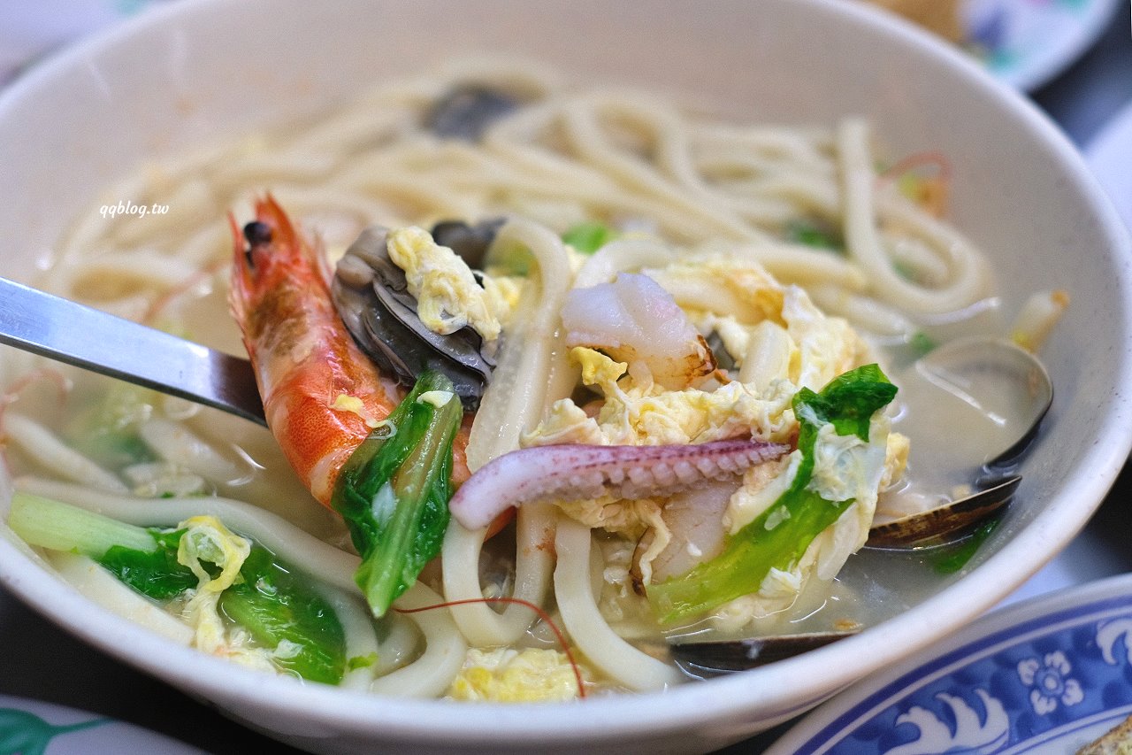 桃園中壢︱高雄海產粥．中壢夜市旁全天候營業小吃，營業到凌晨真的好適合夜貓子 @QQ的懶骨頭