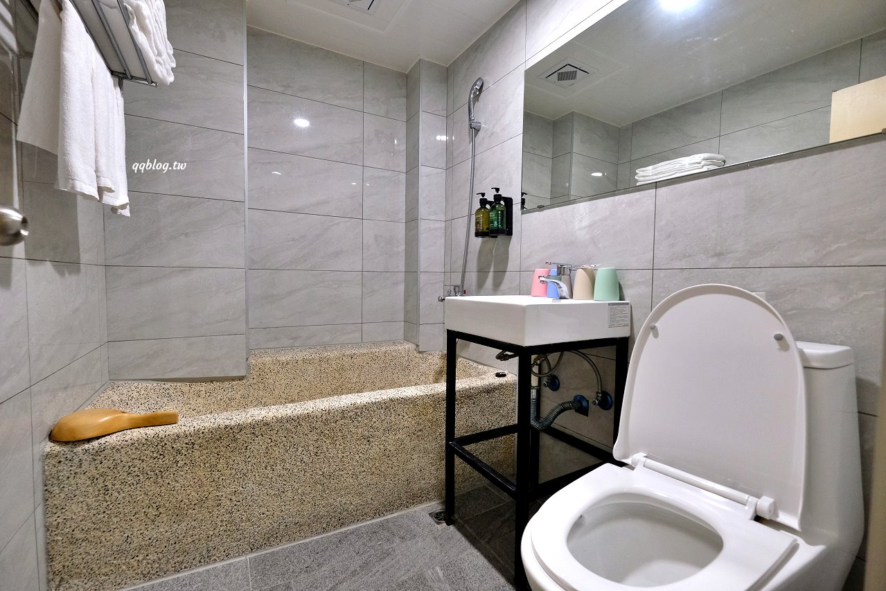 宜蘭礁溪住宿︱礁溪帝王行旅．地理位置極佳的平價住宿，距離火車站步行只要3分鐘，寵物友善旅店推薦 @QQ的懶骨頭