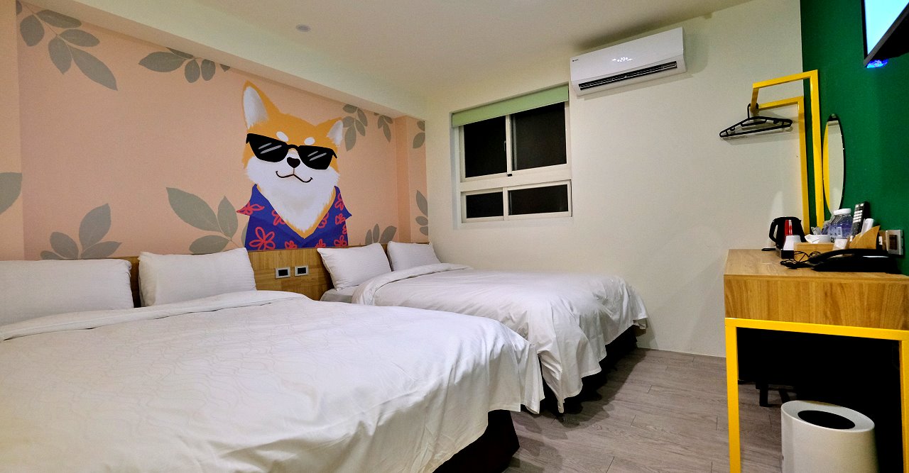 宜蘭礁溪住宿︱礁溪帝王行旅．地理位置極佳的平價住宿，距離火車站步行只要3分鐘，寵物友善旅店推薦 @QQ的懶骨頭