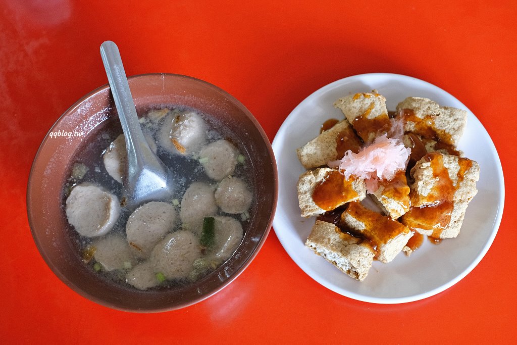 台東關山︱關山臭豆腐．市場裡營業超過40年的超人氣臭豆腐，外酥內軟口感好 @QQ的懶骨頭