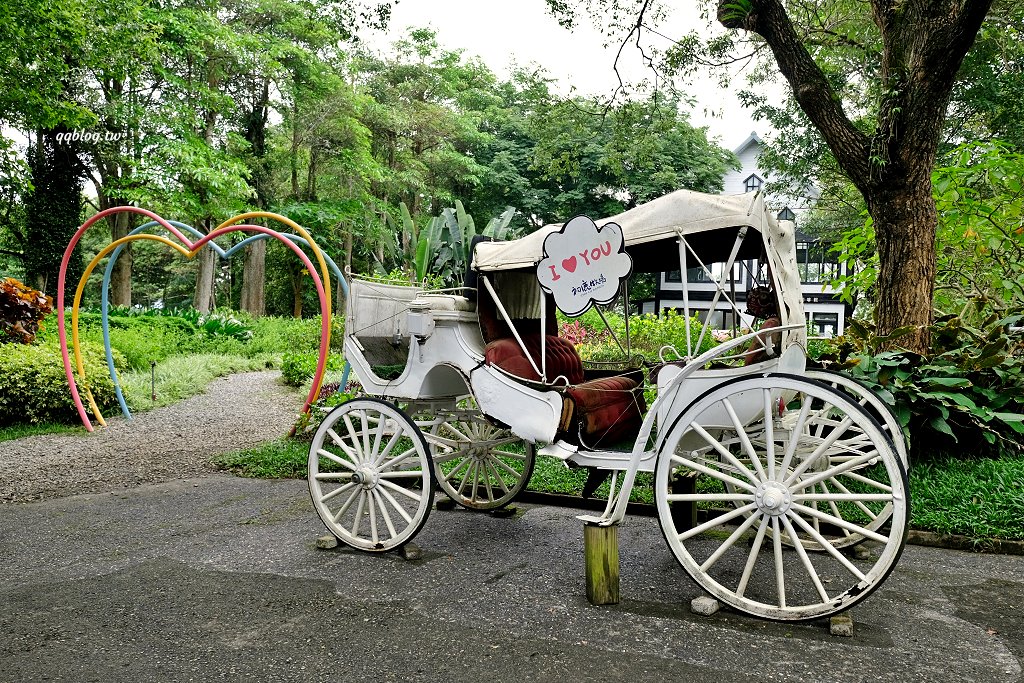 台東卑南︱初鹿牧場．近距離接觸可愛動物來一場餵食趣，香濃霜淇淋更是不可錯過 @QQ的懶骨頭