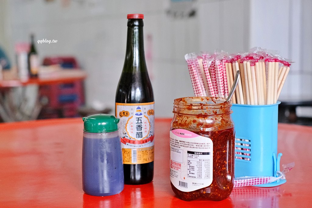 台東關山︱關山臭豆腐．市場裡營業超過40年的超人氣臭豆腐，外酥內軟口感好 @QQ的懶骨頭