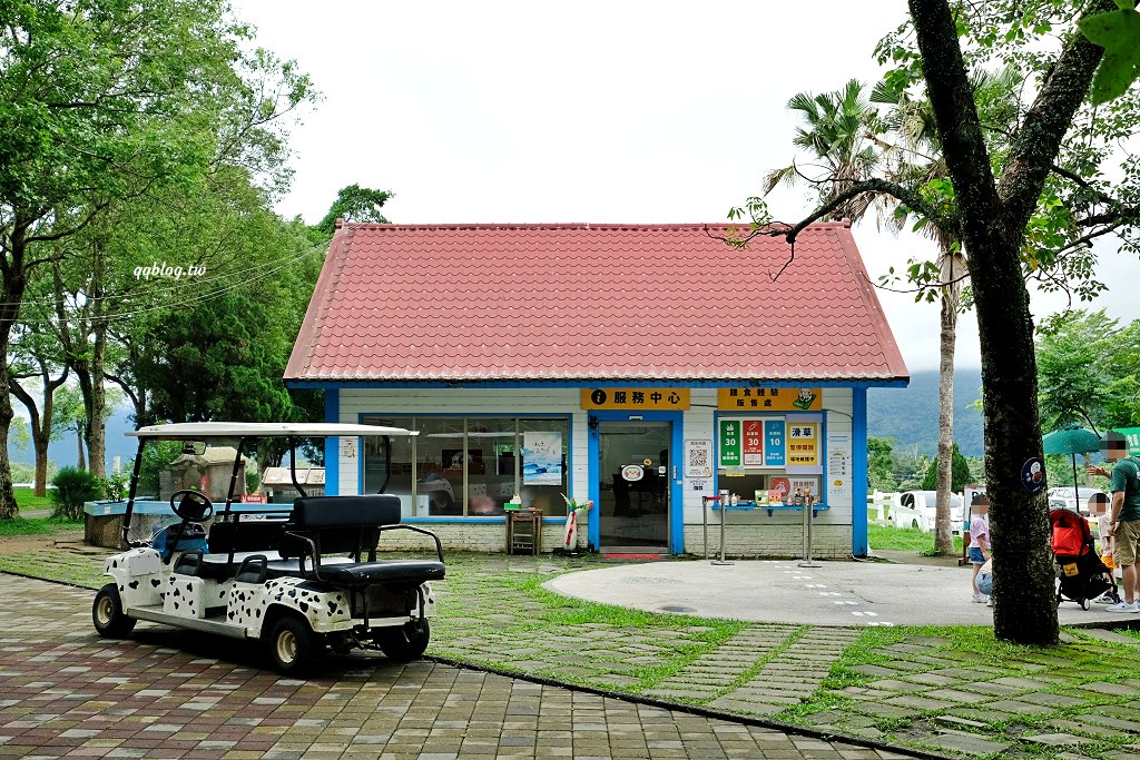 台東卑南︱初鹿牧場．近距離接觸可愛動物來一場餵食趣，香濃霜淇淋更是不可錯過 @QQ的懶骨頭