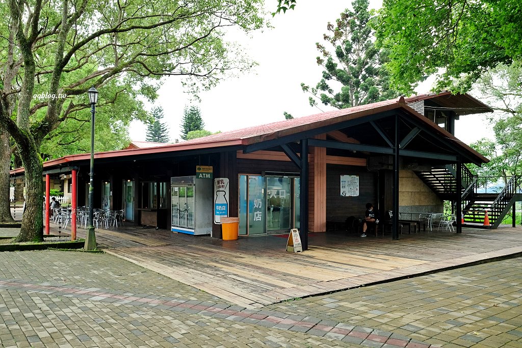 台東卑南︱初鹿牧場．近距離接觸可愛動物來一場餵食趣，香濃霜淇淋更是不可錯過 @QQ的懶骨頭