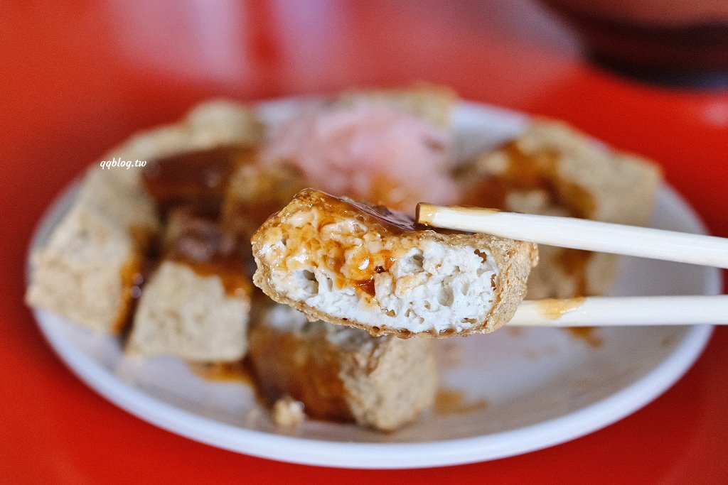 台東關山︱關山臭豆腐．市場裡營業超過40年的超人氣臭豆腐，外酥內軟口感好 @QQ的懶骨頭