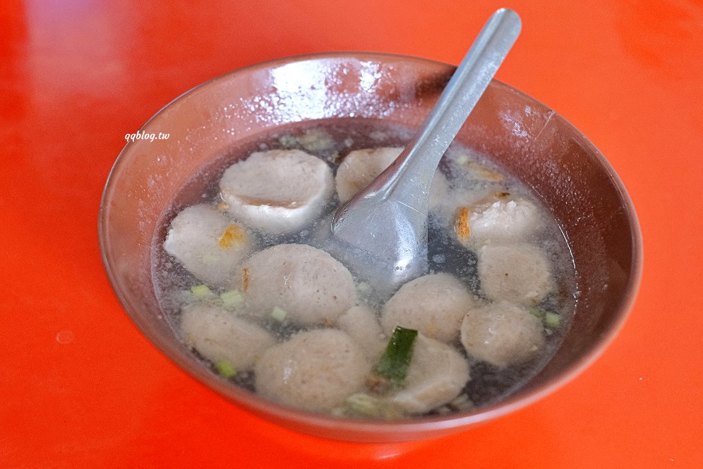 台東關山︱關山臭豆腐．市場裡營業超過40年的超人氣臭豆腐，外酥內軟口感好 @QQ的懶骨頭