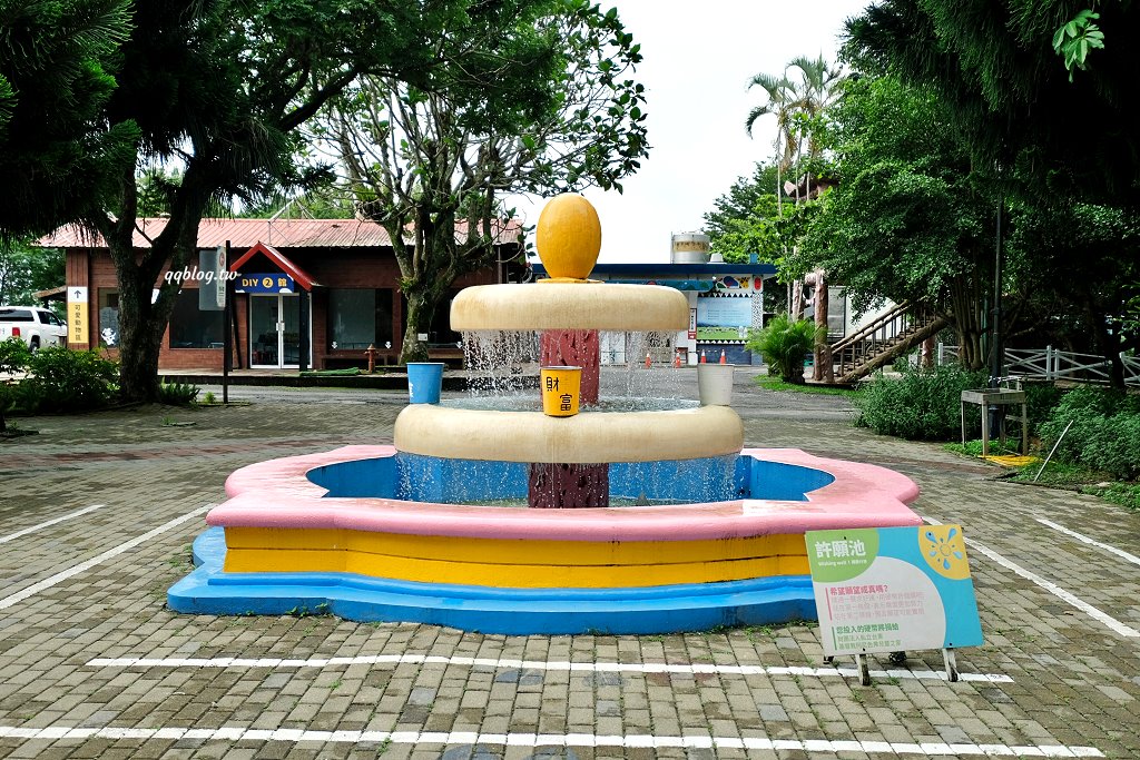 台東卑南︱初鹿牧場．近距離接觸可愛動物來一場餵食趣，香濃霜淇淋更是不可錯過 @QQ的懶骨頭