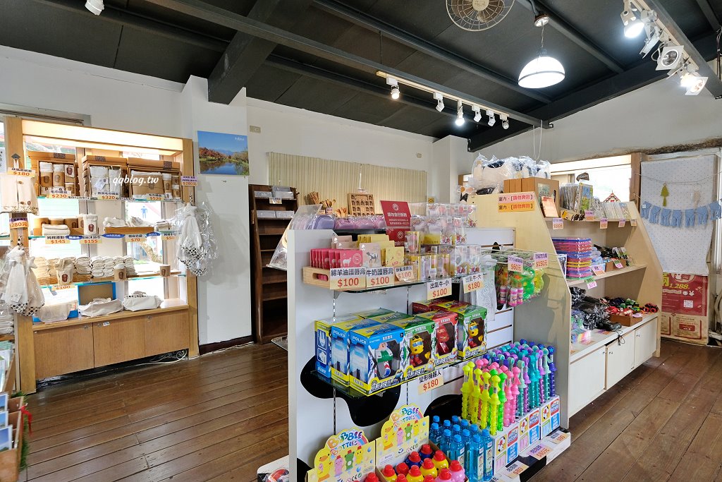 台東卑南︱初鹿牧場．近距離接觸可愛動物來一場餵食趣，香濃霜淇淋更是不可錯過 @QQ的懶骨頭