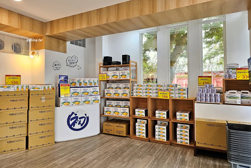 台東卑南︱初鹿牧場．近距離接觸可愛動物來一場餵食趣，香濃霜淇淋更是不可錯過 @QQ的懶骨頭