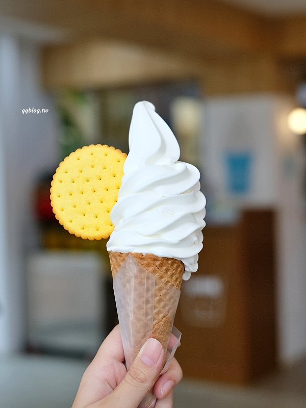 台東卑南︱初鹿牧場．近距離接觸可愛動物來一場餵食趣，香濃霜淇淋更是不可錯過 @QQ的懶骨頭