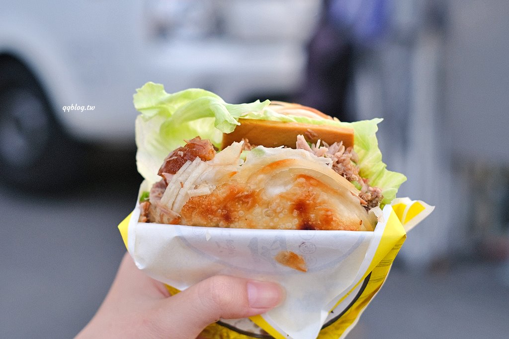 台中北屯︱微笑肉夾饃．千層口感餅饃加上滿滿肉餡，飽足感十足 @QQ的懶骨頭
