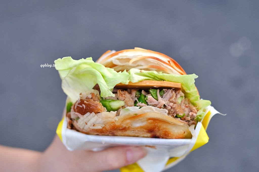 台中北屯︱微笑肉夾饃．千層口感餅饃加上滿滿肉餡，飽足感十足 @QQ的懶骨頭