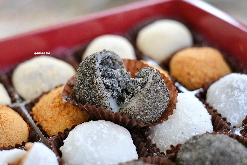 台中豐原︱御之屋麻糬．傳承到第二代的軟Q麻糬，有甜有鹹個個都是好滋味，花生小麻糬限量供應，晚來買不到 @QQ的懶骨頭