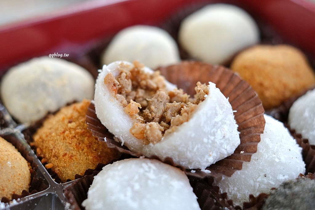 台中豐原︱御之屋麻糬．傳承到第二代的軟Q麻糬，有甜有鹹個個都是好滋味，花生小麻糬限量供應，晚來買不到 @QQ的懶骨頭