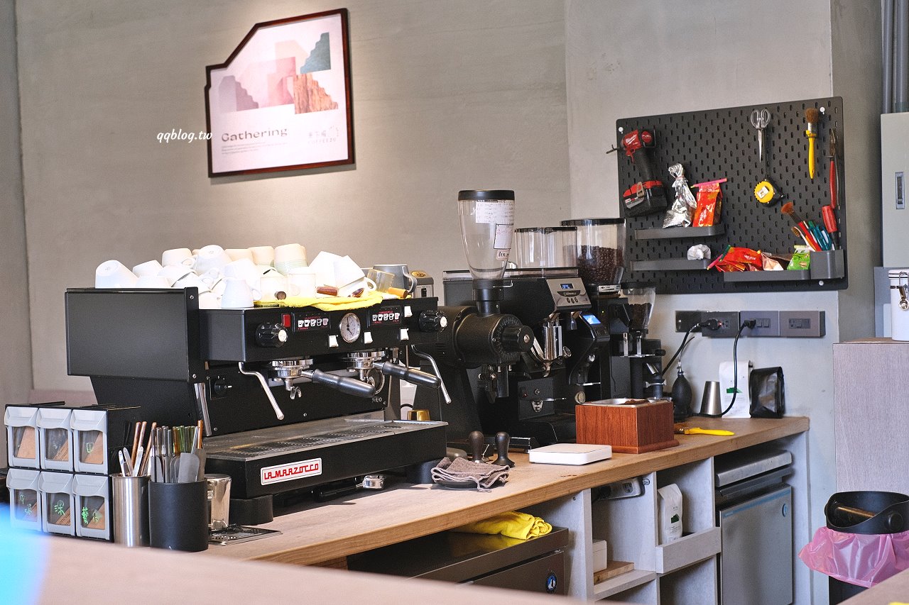台中東勢︱寮下啜COFFEEZU．山城裡的明亮建築咖啡館，環境舒適，甜點、麵包、咖啡都很不錯 @QQ的懶骨頭