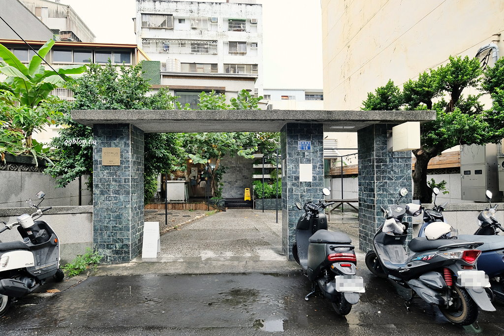 台中西區︱蜜柑法式甜點麵包．鹽可頌選擇性多，隨便一買都是一大袋 @QQ的懶骨頭