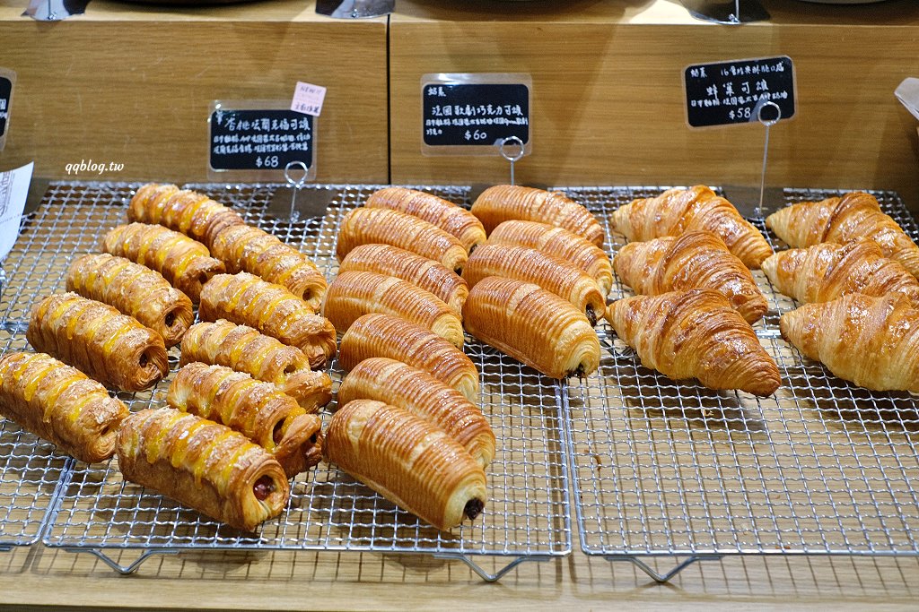 台中西區︱蜜柑法式甜點麵包．鹽可頌選擇性多，隨便一買都是一大袋 @QQ的懶骨頭