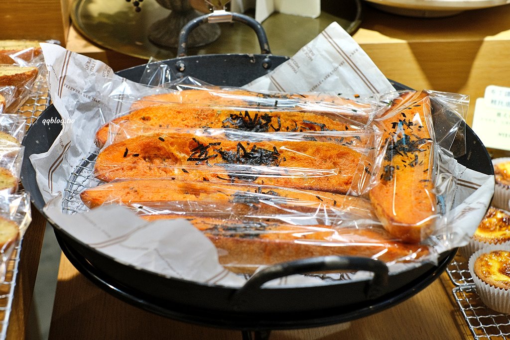 台中西區︱蜜柑法式甜點麵包．鹽可頌選擇性多，隨便一買都是一大袋 @QQ的懶骨頭