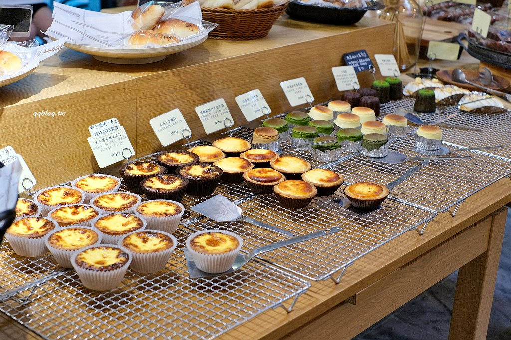 台中西區︱蜜柑法式甜點麵包．鹽可頌選擇性多，隨便一買都是一大袋 @QQ的懶骨頭