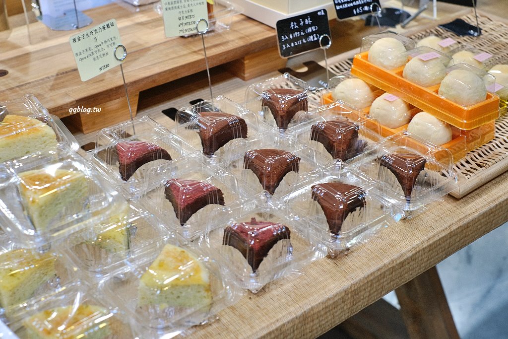 台中西區︱蜜柑法式甜點麵包．鹽可頌選擇性多，隨便一買都是一大袋 @QQ的懶骨頭