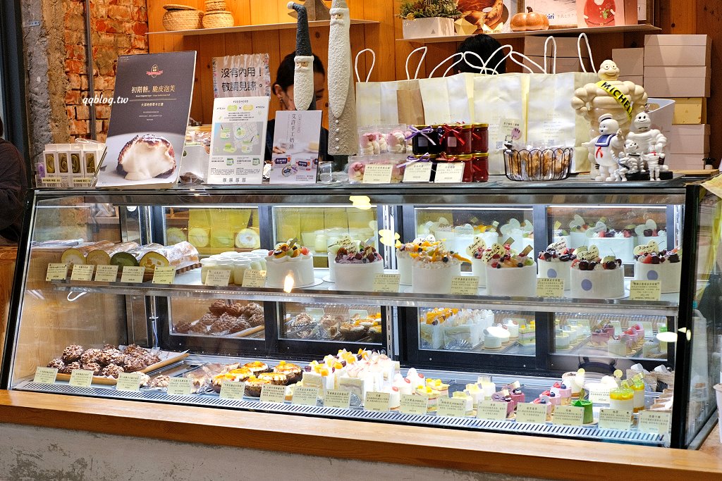 台中西區︱蜜柑法式甜點麵包．鹽可頌選擇性多，隨便一買都是一大袋 @QQ的懶骨頭