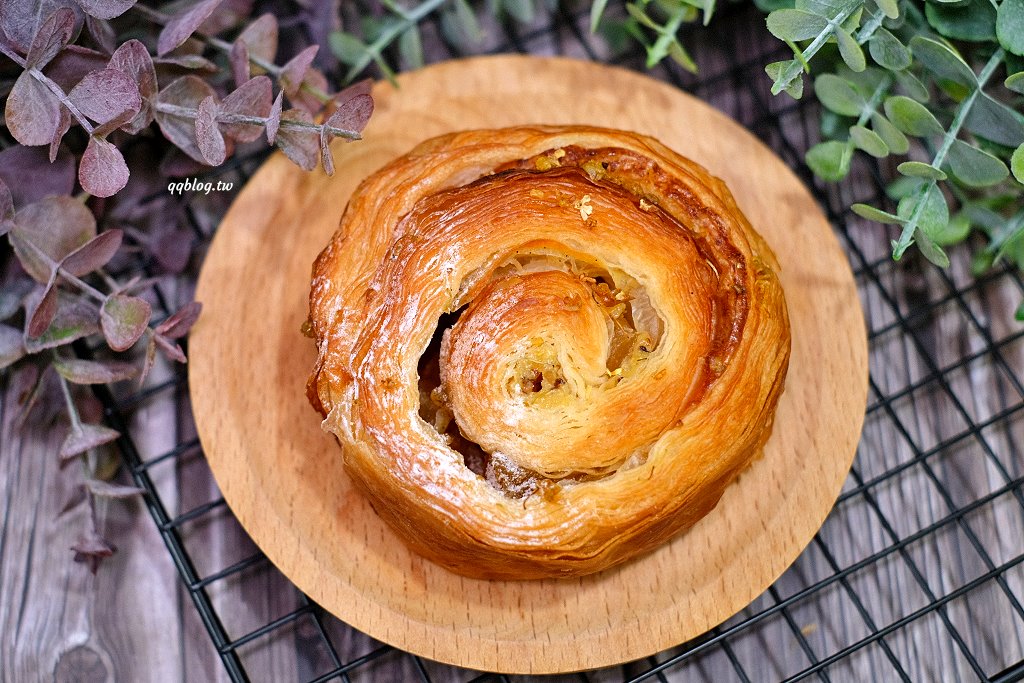 台中西區︱蜜柑法式甜點麵包．鹽可頌選擇性多，隨便一買都是一大袋 @QQ的懶骨頭