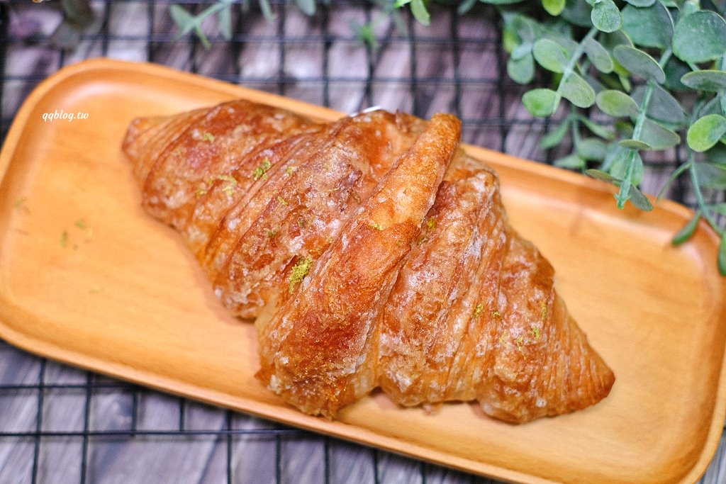 台中西區︱蜜柑法式甜點麵包．鹽可頌選擇性多，隨便一買都是一大袋 @QQ的懶骨頭