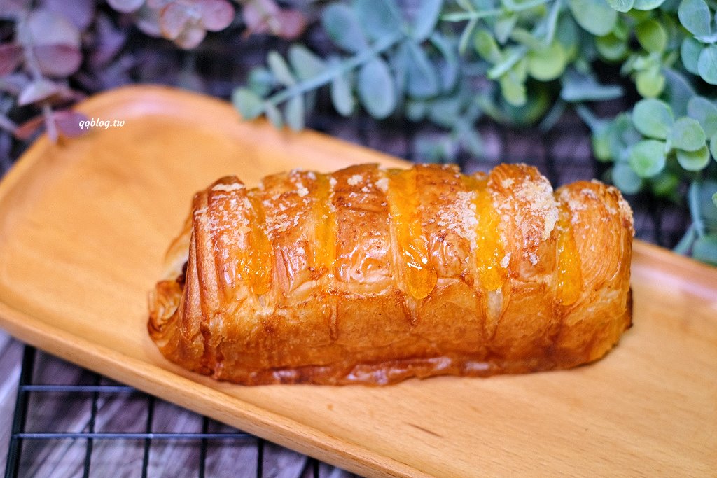 台中西區︱蜜柑法式甜點麵包．鹽可頌選擇性多，隨便一買都是一大袋 @QQ的懶骨頭