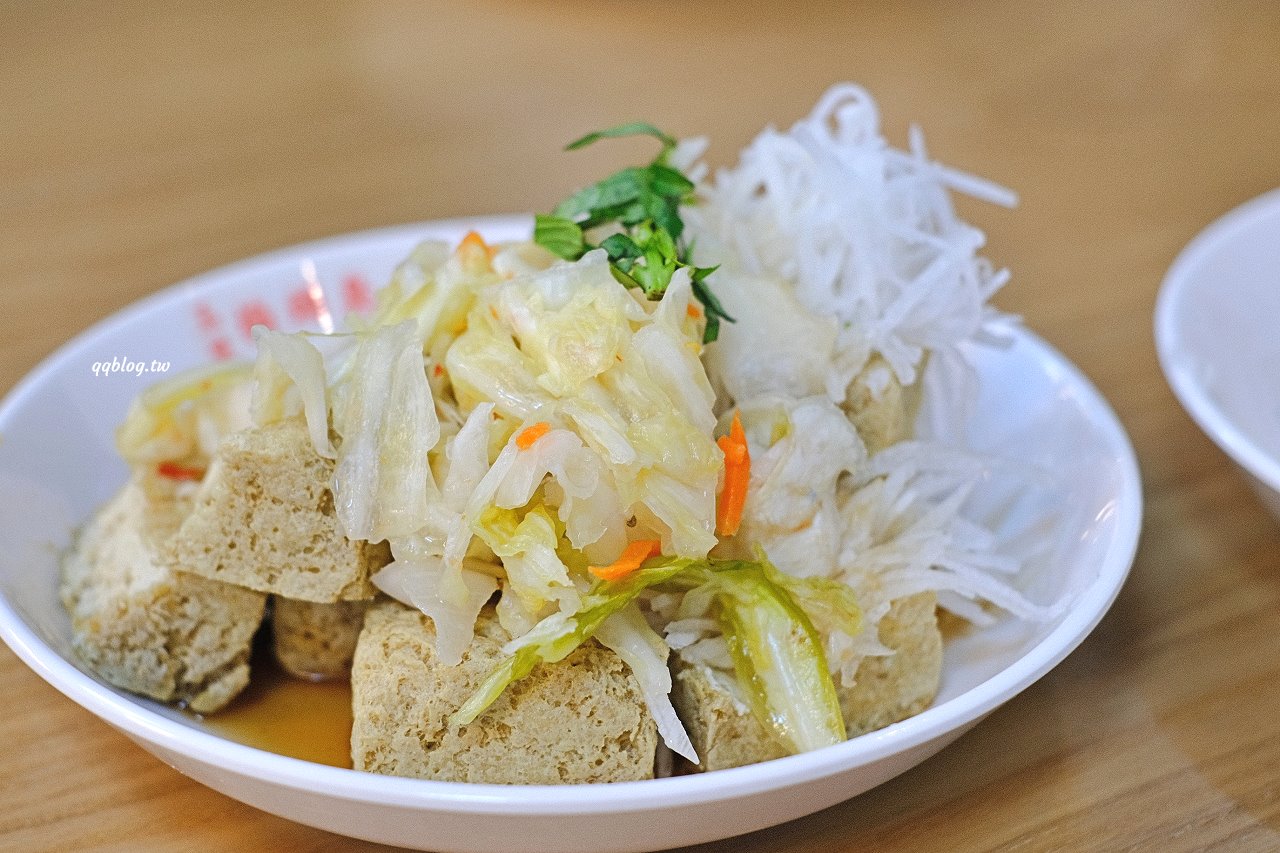 宜蘭礁溪︱花蓮玉里橋頭臭豆腐 礁溪分店．宜蘭也有花蓮玉里橋頭臭豆腐了，吃過後一整個想念花蓮店 @QQ的懶骨頭
