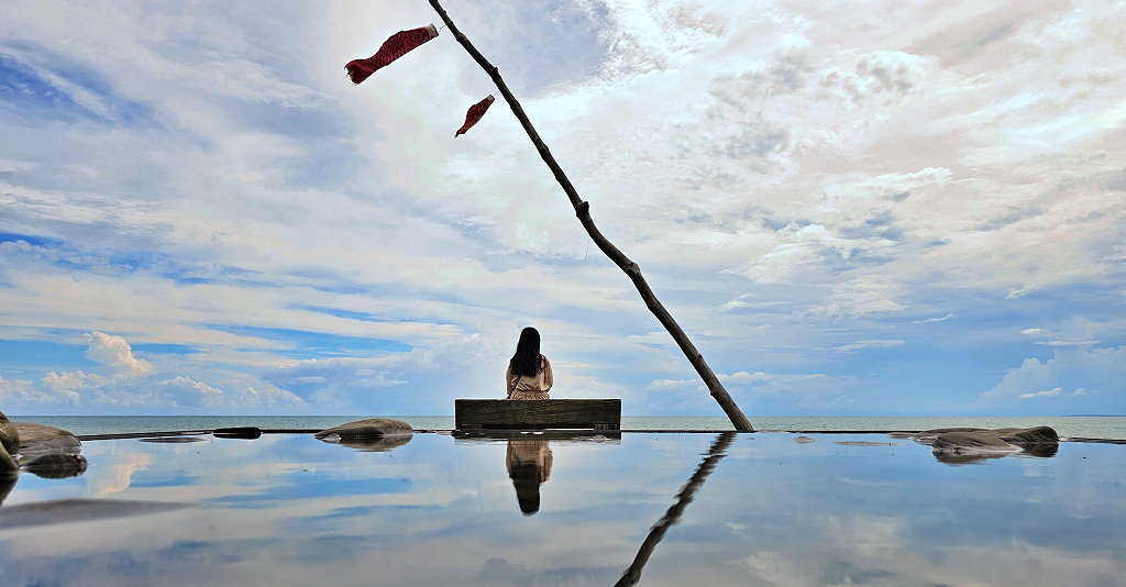 屏東潮州︱別有洞天咖啡館(品味軒休息站)，屏鵝公路上絕美海景咖啡館，天空之鏡、天堂階梯、網美鞦韆都好好拍 @QQ的懶骨頭