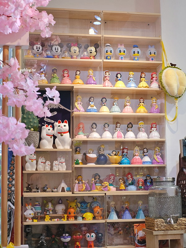 台中豐原︱嚴雪 雪花冰專賣店．爆濃榴槤雪花冰季節限定，錯過再等一年，敢吃榴槤的快來試試 @QQ的懶骨頭