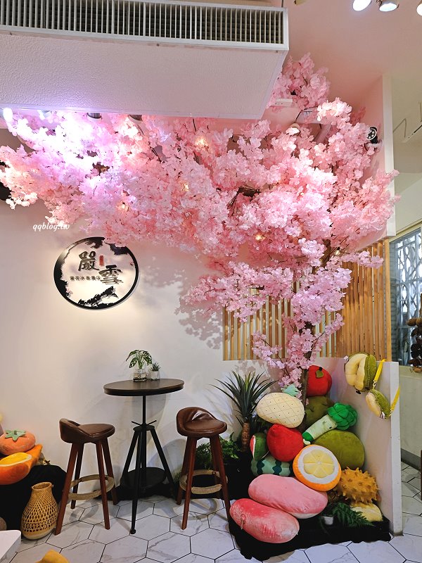 台中豐原︱嚴雪 雪花冰專賣店．爆濃榴槤雪花冰季節限定，錯過再等一年，敢吃榴槤的快來試試 @QQ的懶骨頭