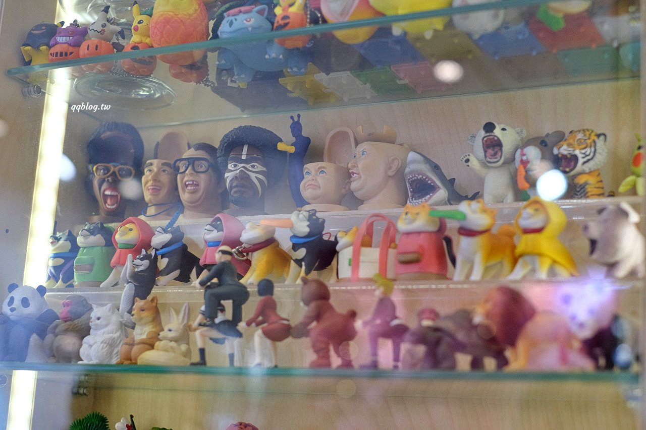 台中豐原︱嚴雪 雪花冰專賣店．爆濃榴槤雪花冰季節限定，錯過再等一年，敢吃榴槤的快來試試 @QQ的懶骨頭