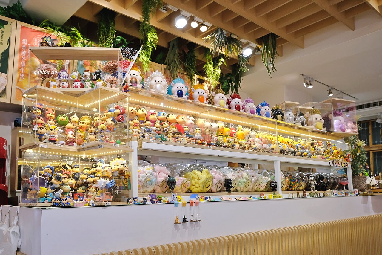 台中豐原︱嚴雪 雪花冰專賣店．爆濃榴槤雪花冰季節限定，錯過再等一年，敢吃榴槤的快來試試 @QQ的懶骨頭