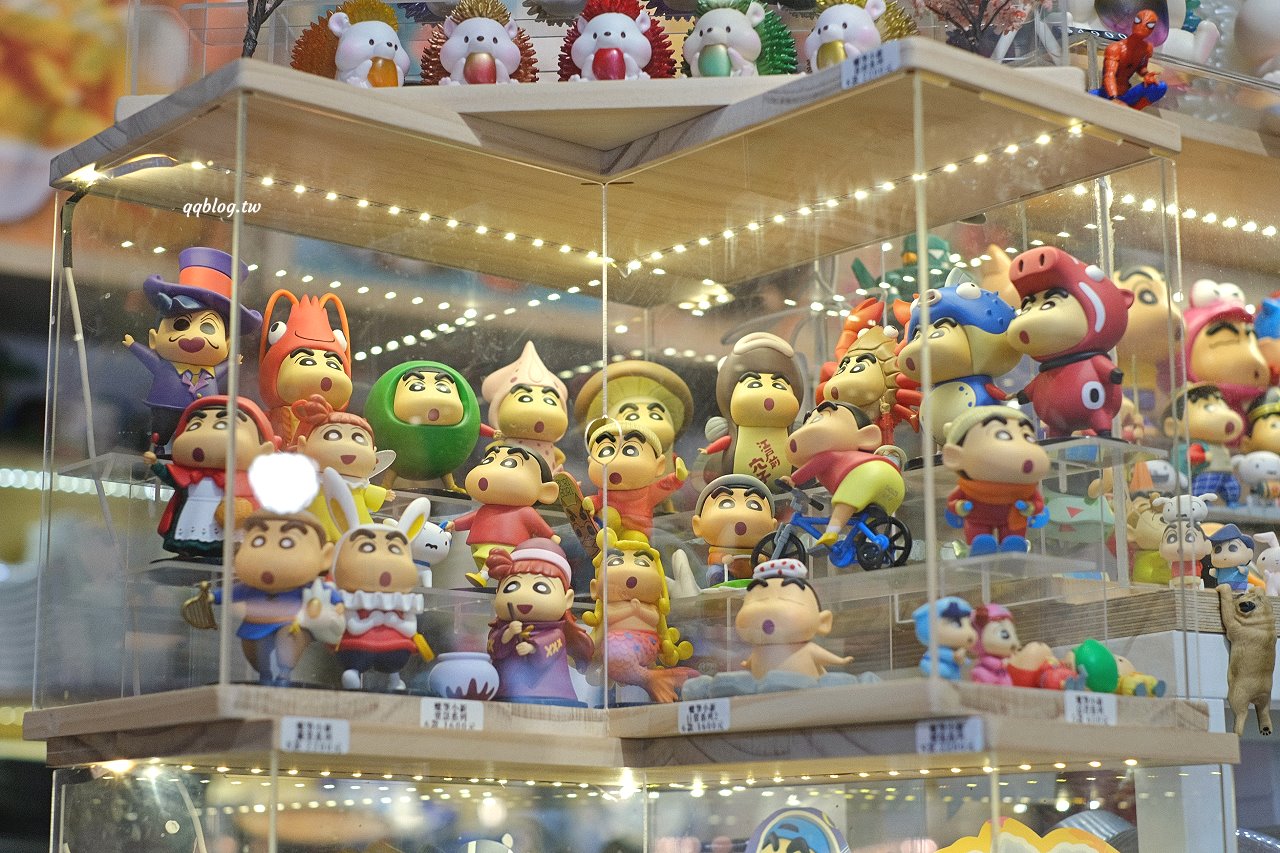 台中豐原︱嚴雪 雪花冰專賣店．爆濃榴槤雪花冰季節限定，錯過再等一年，敢吃榴槤的快來試試 @QQ的懶骨頭