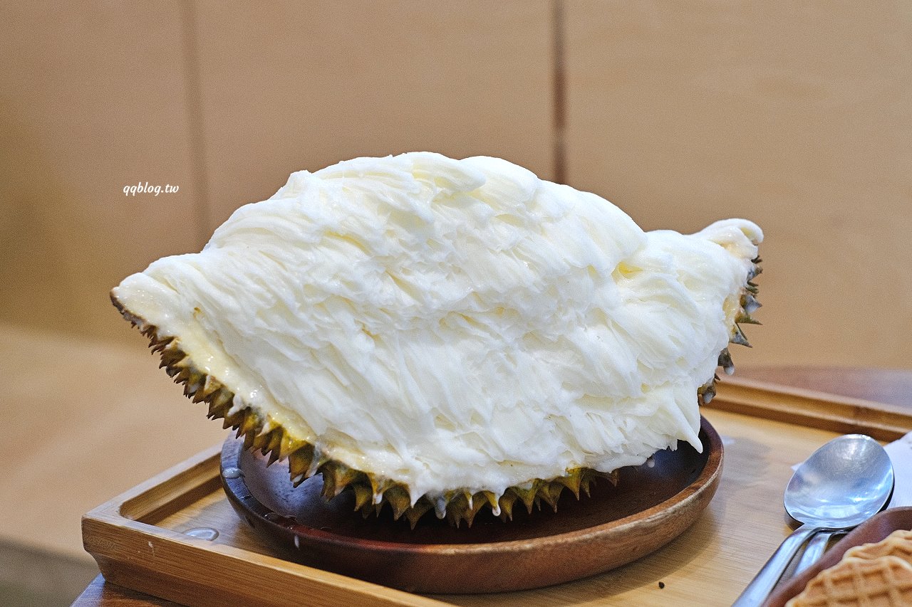 台中豐原︱嚴雪 雪花冰專賣店．爆濃榴槤雪花冰季節限定，錯過再等一年，敢吃榴槤的快來試試 @QQ的懶骨頭