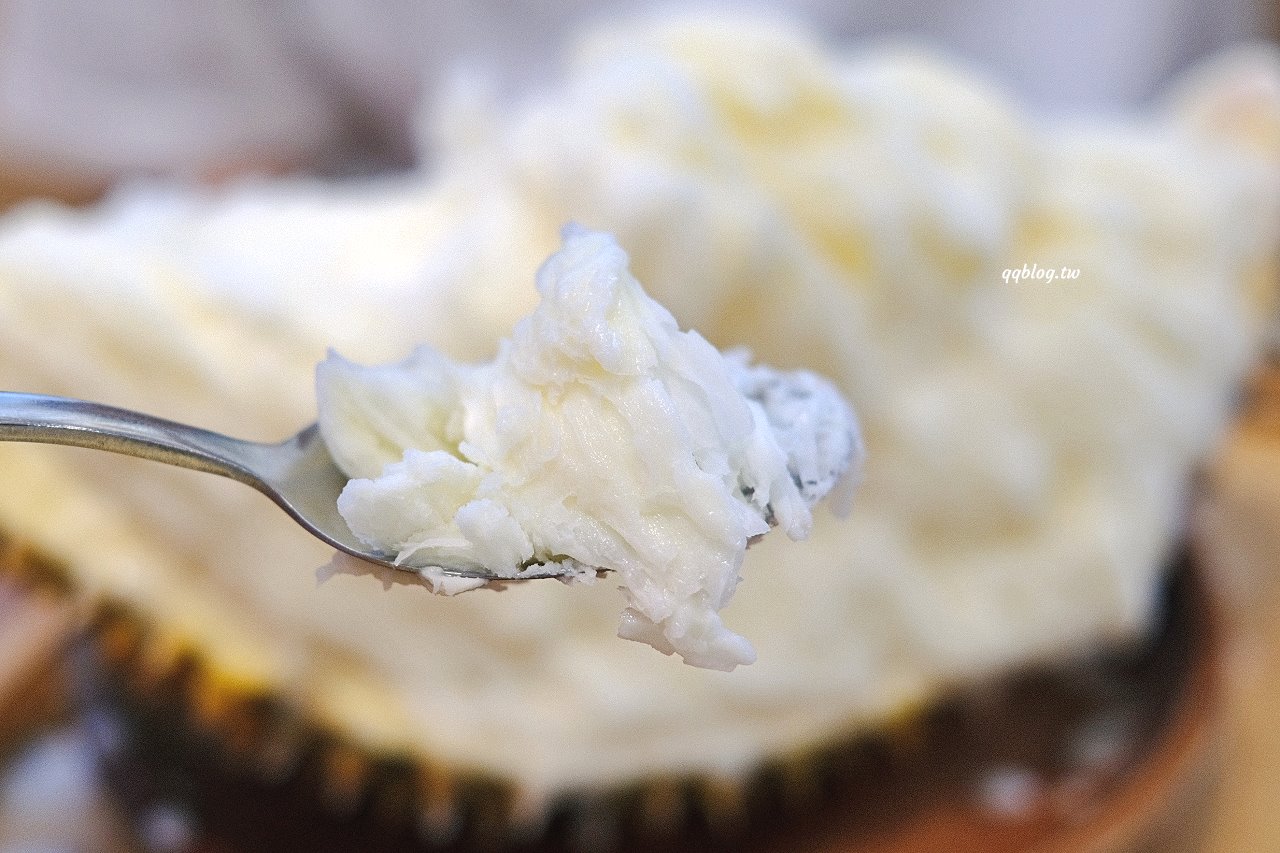 台中豐原︱嚴雪 雪花冰專賣店．爆濃榴槤雪花冰季節限定，錯過再等一年，敢吃榴槤的快來試試 @QQ的懶骨頭