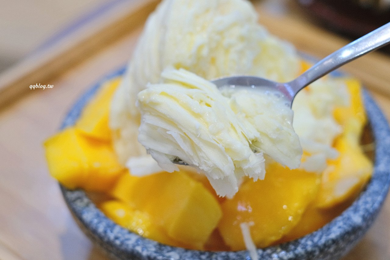 台中豐原︱嚴雪 雪花冰專賣店．爆濃榴槤雪花冰季節限定，錯過再等一年，敢吃榴槤的快來試試 @QQ的懶骨頭