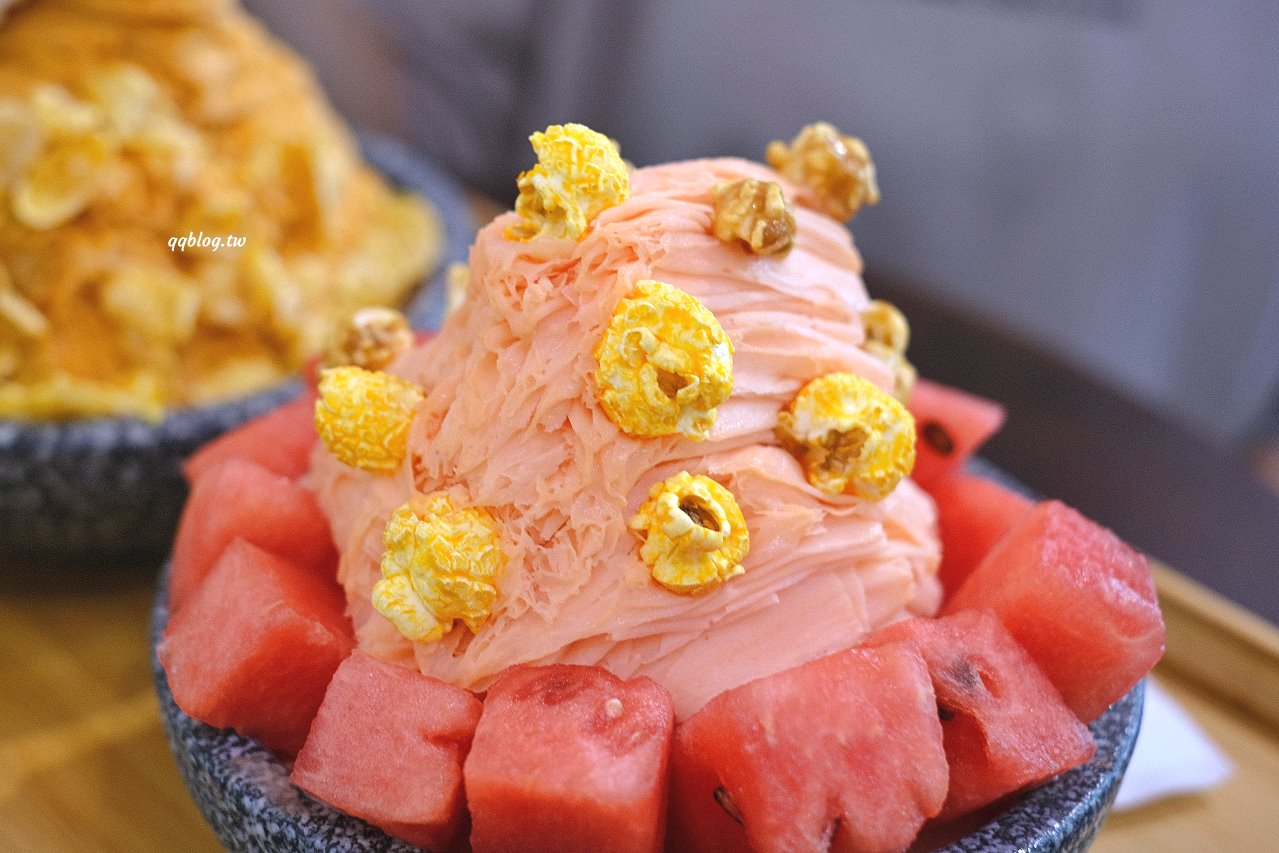 台中豐原︱嚴雪 雪花冰專賣店．爆濃榴槤雪花冰季節限定，錯過再等一年，敢吃榴槤的快來試試 @QQ的懶骨頭