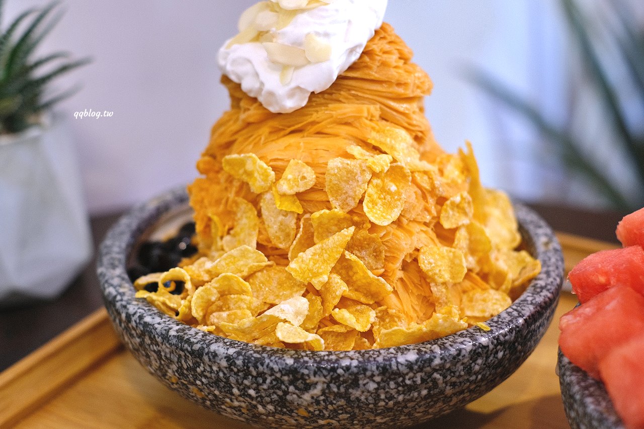 台中豐原︱嚴雪 雪花冰專賣店．爆濃榴槤雪花冰季節限定，錯過再等一年，敢吃榴槤的快來試試 @QQ的懶骨頭