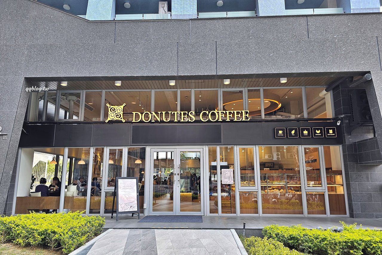 台中西屯︱卡啡那 Caffaina Coffee Gallery 國安館．以書廊為設計概念，風格清新明亮 @QQ的懶骨頭