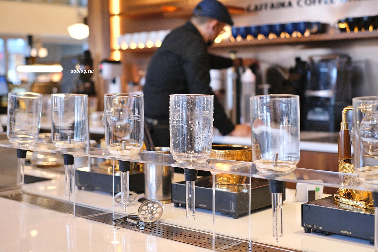 台中西屯︱卡啡那 Caffaina Coffee Gallery 國安館．以書廊為設計概念，風格清新明亮 @QQ的懶骨頭