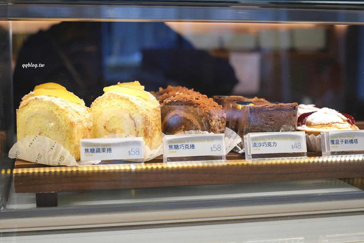 台中西屯︱卡啡那 Caffaina Coffee Gallery 國安館．以書廊為設計概念，風格清新明亮 @QQ的懶骨頭