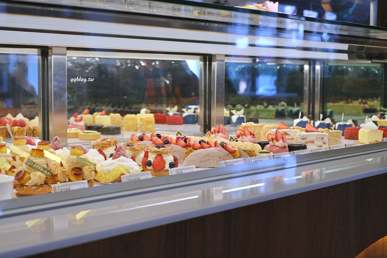 台中西屯︱卡啡那 Caffaina Coffee Gallery 國安館．以書廊為設計概念，風格清新明亮 @QQ的懶骨頭