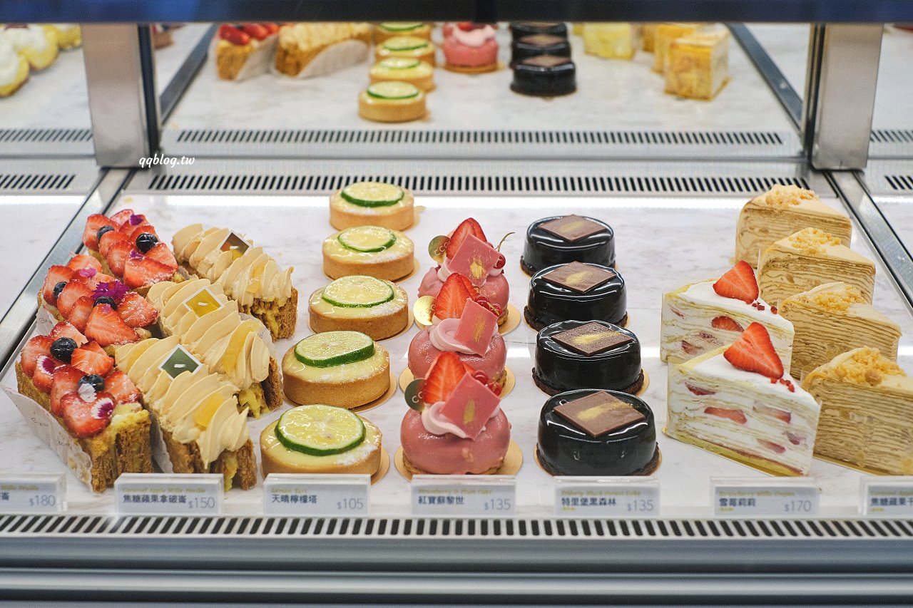 台中西屯︱卡啡那 Caffaina Coffee Gallery 國安館．以書廊為設計概念，風格清新明亮 @QQ的懶骨頭