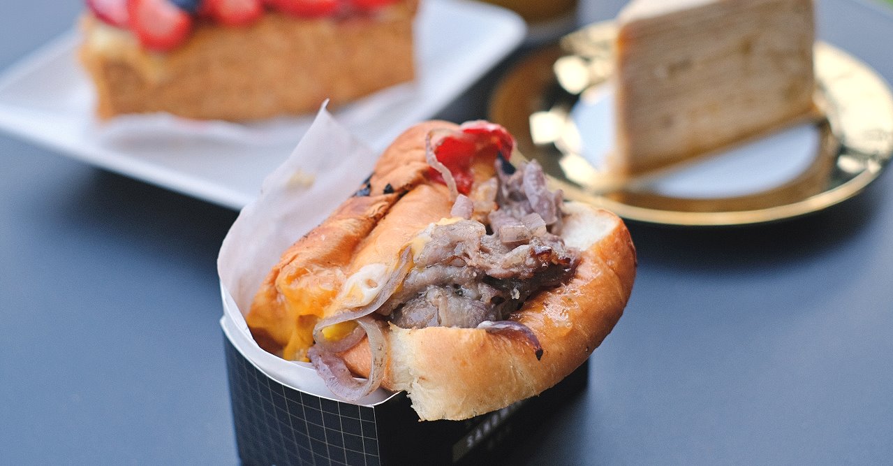 台中西屯︱卡啡那 Caffaina Coffee Gallery 國安館．以書廊為設計概念，風格清新明亮 @QQ的懶骨頭