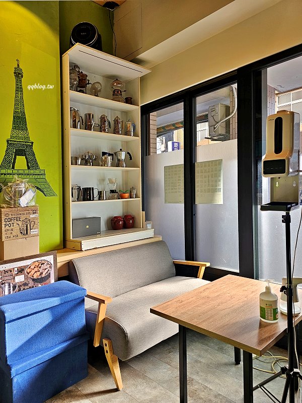 台中豐原︱咖啡葉店．酸咖啡專賣店，老闆人稱咖啡界葉教授，有著好喝的咖啡和乳酪蛋糕，溫馨小巧有溫度 @QQ的懶骨頭